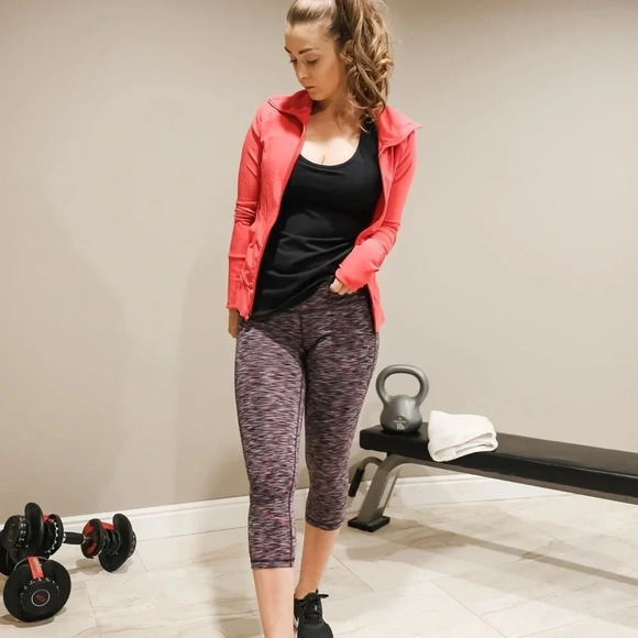 Fabletics Tank - Picture 2 of 10